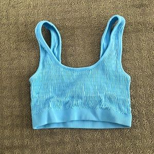 Light blue seamless cropped tank